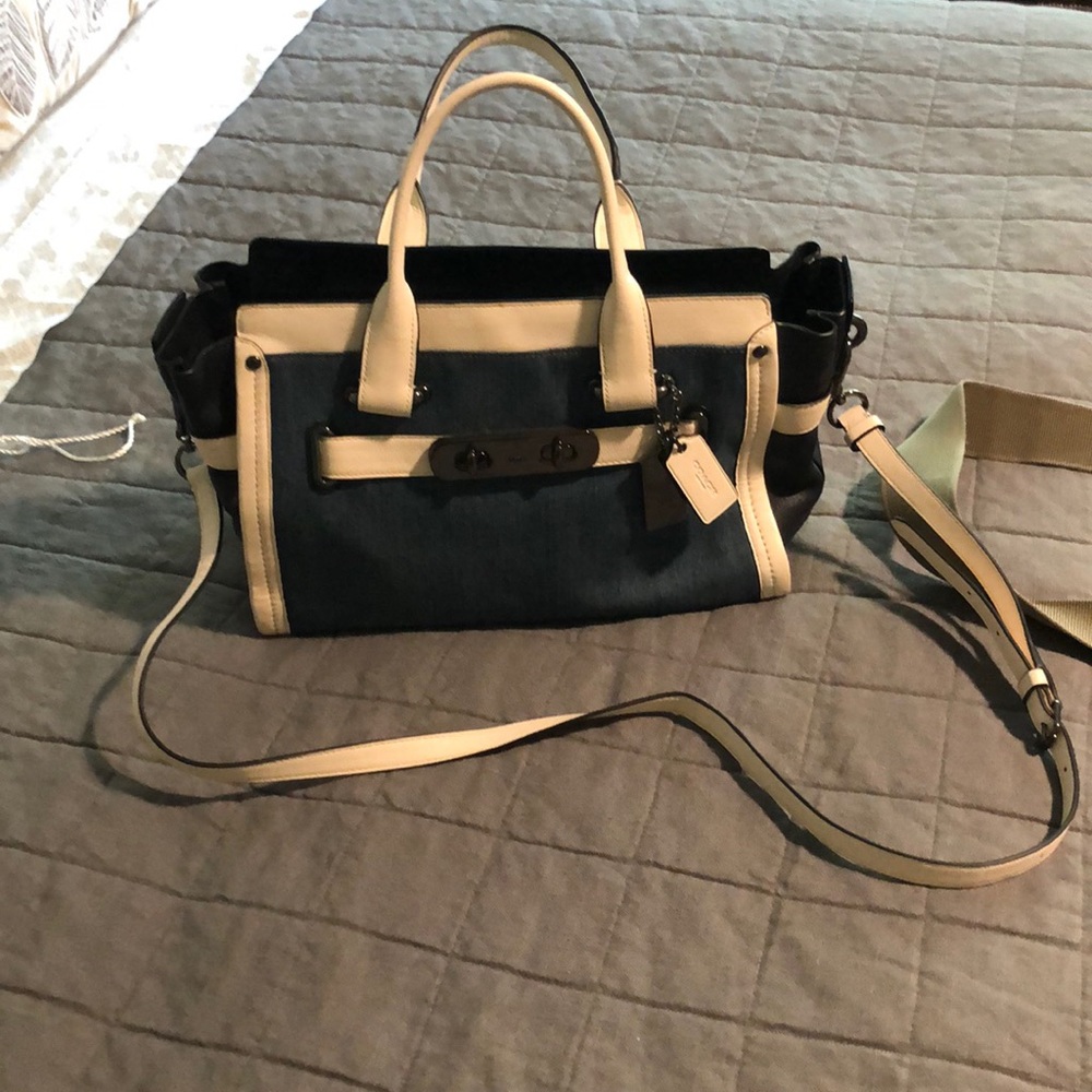 Women’s Coach Purse